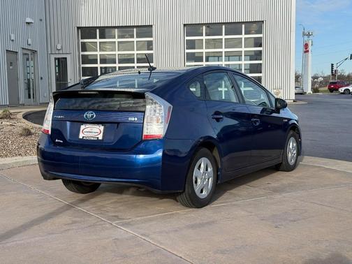 2010 Toyota Prius III