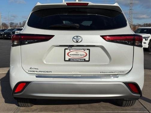 2023 Toyota Highlander Platinum