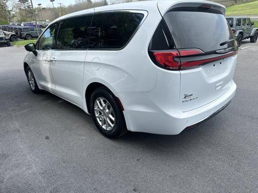 Bright White Clearcoat 2024 Chrysler Pacifica Touring L
