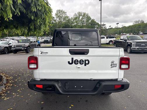 2022 Jeep Gladiator Willys 4x4