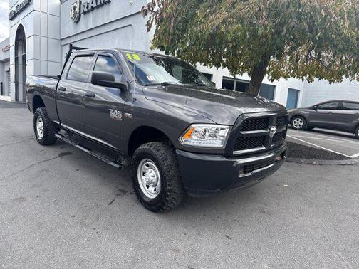 2018 RAM 2500 Tradesman Crew Cab 4x4 6'4' Box