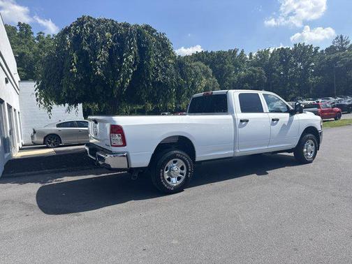 2023 RAM 2500 Tradesman Crew Cab 4x4 8' Box