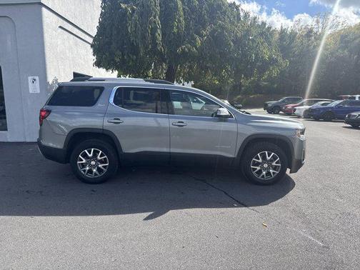 2023 GMC Acadia AWD SLT