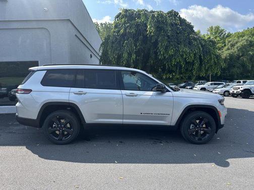 2025 Jeep Grand Cherokee L Altitude