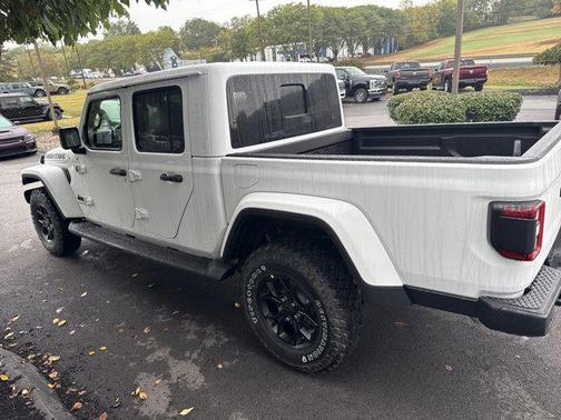2025 Jeep Gladiator High Tide