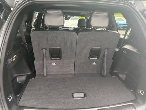 Baltic Gray Metallic Clearcoat 2025 Jeep Grand Cherokee L Altitude