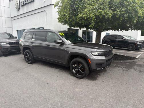 Baltic Gray Metallic Clearcoat 2025 Jeep Grand Cherokee L Altitude
