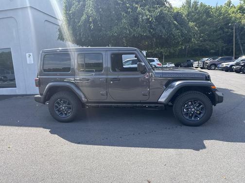 Granite Crystal Metallic Clearcoat 2026 Jeep Wrangler 4-Door 85th Anniversary Edition