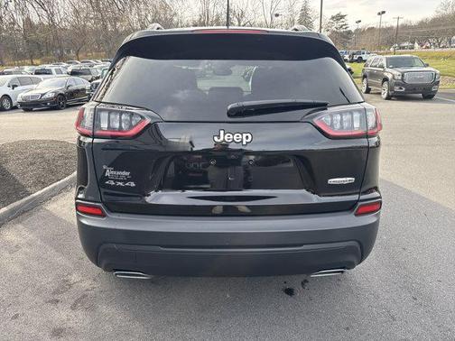2022 Jeep Cherokee Latitude Lux
