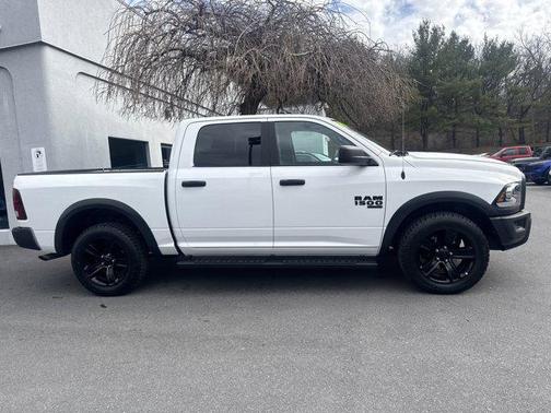 2024 RAM 1500 Classic Warlock Crew Cab 4x4 5'7' Box