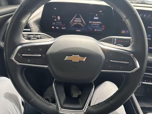 Mosaic Black Metallic 2025 Chevrolet Traverse LT