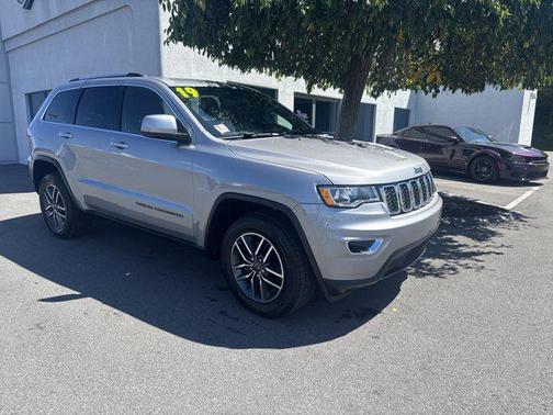 2019 Jeep Grand Cherokee Laredo