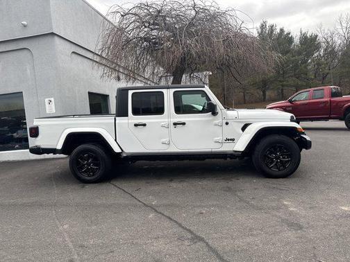2022 Jeep Gladiator Altitude 4x4