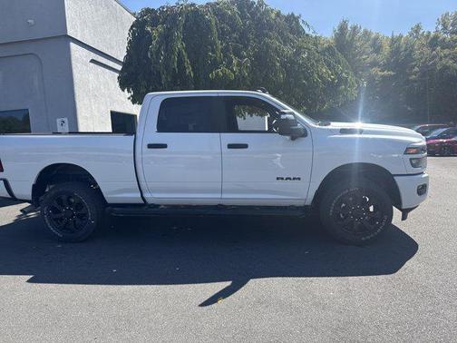 2025 RAM 2500 Big Horn Crew Cab 4x4 6'4' Box