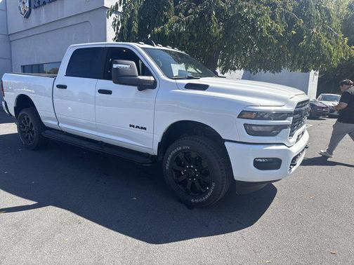 2025 RAM 2500 Big Horn Crew Cab 4x4 6'4' Box
