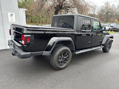 2022 Jeep Gladiator Sport S