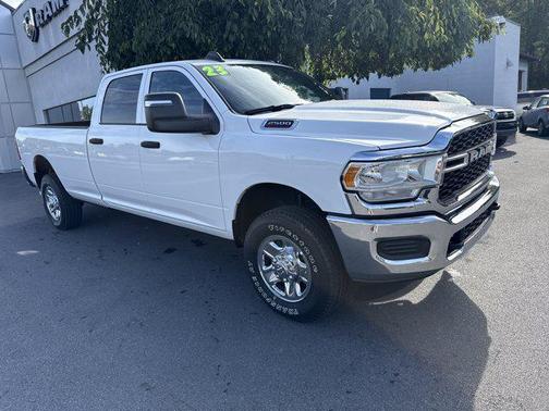 2023 RAM 2500 Tradesman Crew Cab 4x4 8' Box