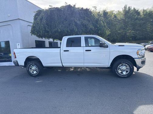 2023 RAM 2500 Tradesman Crew Cab 4x4 8' Box