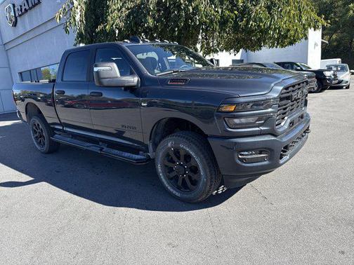 2025 RAM 2500 Big Horn Crew Cab 4x4 6'4' Box