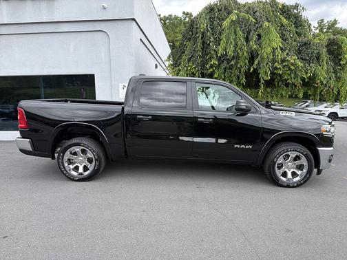 Diamond Black Crystal Pearlcoat 2026 RAM 1500 Big Horn/Lone Star