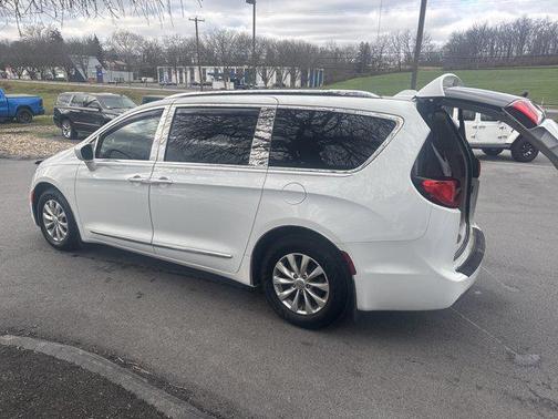 2018 Chrysler Pacifica Touring-L