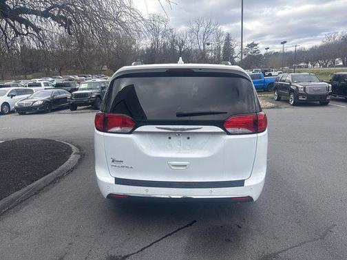 2018 Chrysler Pacifica Touring-L
