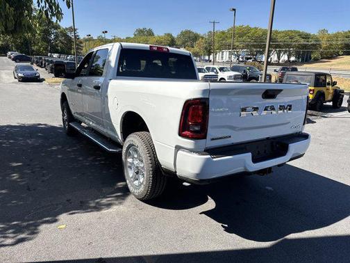 2025 RAM 2500 Big Horn Crew Cab 4x4 6'4' Box