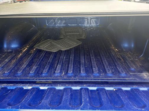 Blue Streak Pearlcoat 2017 RAM 1500 Big Horn