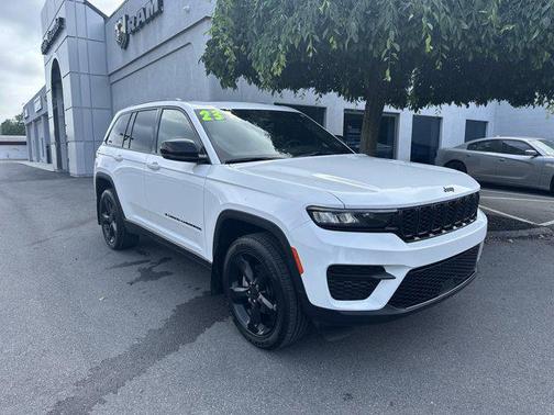 2023 Jeep Grand Cherokee Altitude