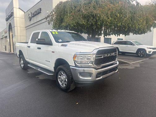 2022 RAM 2500 Tradesman Crew Cab 4x4 6'4' Box