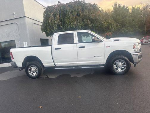 2022 RAM 2500 Tradesman Crew Cab 4x4 6'4' Box