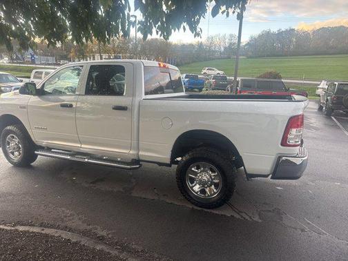 2022 RAM 2500 Tradesman Crew Cab 4x4 6'4' Box
