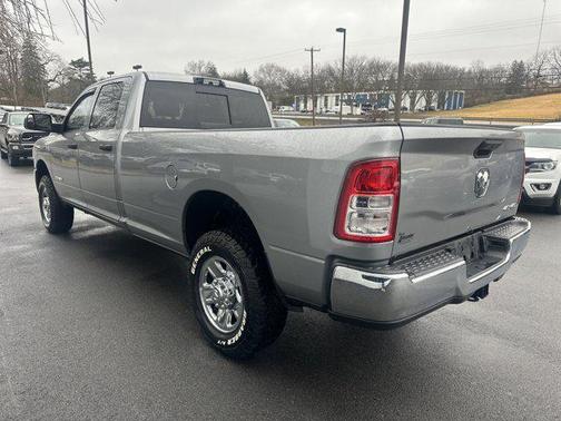 2022 RAM 3500 Tradesman Crew Cab 4x4 8' Box