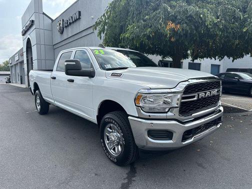 2023 RAM 2500 Tradesman Crew Cab 4x4 8' Box