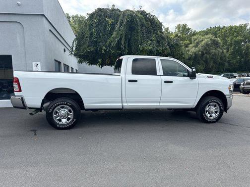 2023 RAM 2500 Tradesman Crew Cab 4x4 8' Box