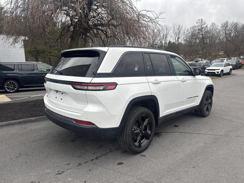 Bright White Clearcoat 2026 Jeep Grand Cherokee Limited