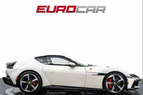 2025 Ferrari 12Cilindri *CARBON STEERING WHEEL * DAYTONA STYLE SEATS*