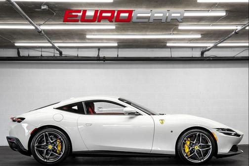 2023 Ferrari Roma *CARBON STEERING WHEEL * PASSENGER DISPLAY*