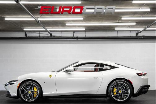 2023 Ferrari Roma *CARBON STEERING WHEEL * PASSENGER DISPLAY*