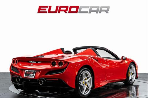 2022 Ferrari F8 Spider *CARBON FIBER LED STEERING WHEEL * DAYTONA SEATS*
