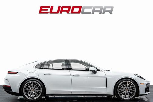2024 Porsche Panamera *PREMIUM PACKAGE * PASSENGER DISPLAY*