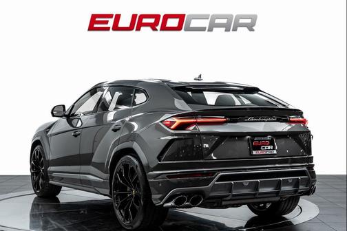 2022 Lamborghini Urus Graphite Capsule
