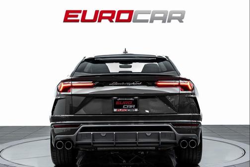 2022 Lamborghini Urus Graphite Capsule