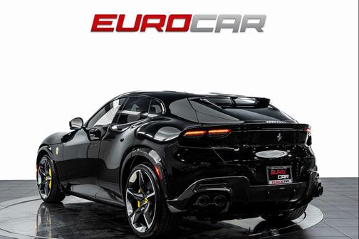 2023 Ferrari Purosangue *HUGE CARBON OPTIONS * PANORAMIC ROOF*