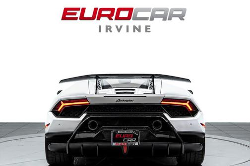 Bianco Monocerus 2018 Lamborghini Huracan Performante