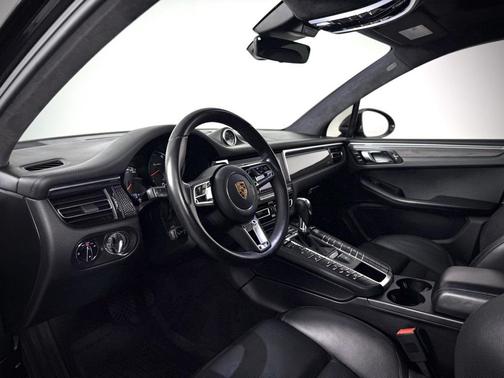 2020 Porsche Macan Turbo