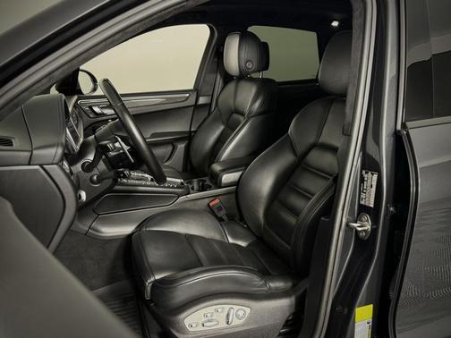 2020 Porsche Macan Turbo