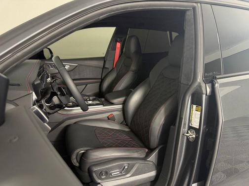 2026 Audi SQ8 4.0T Prestige