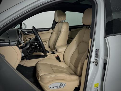 2024 Porsche Macan Base (PDK)