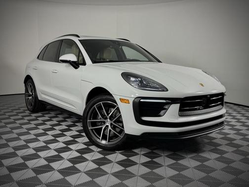2024 Porsche Macan Base (PDK)